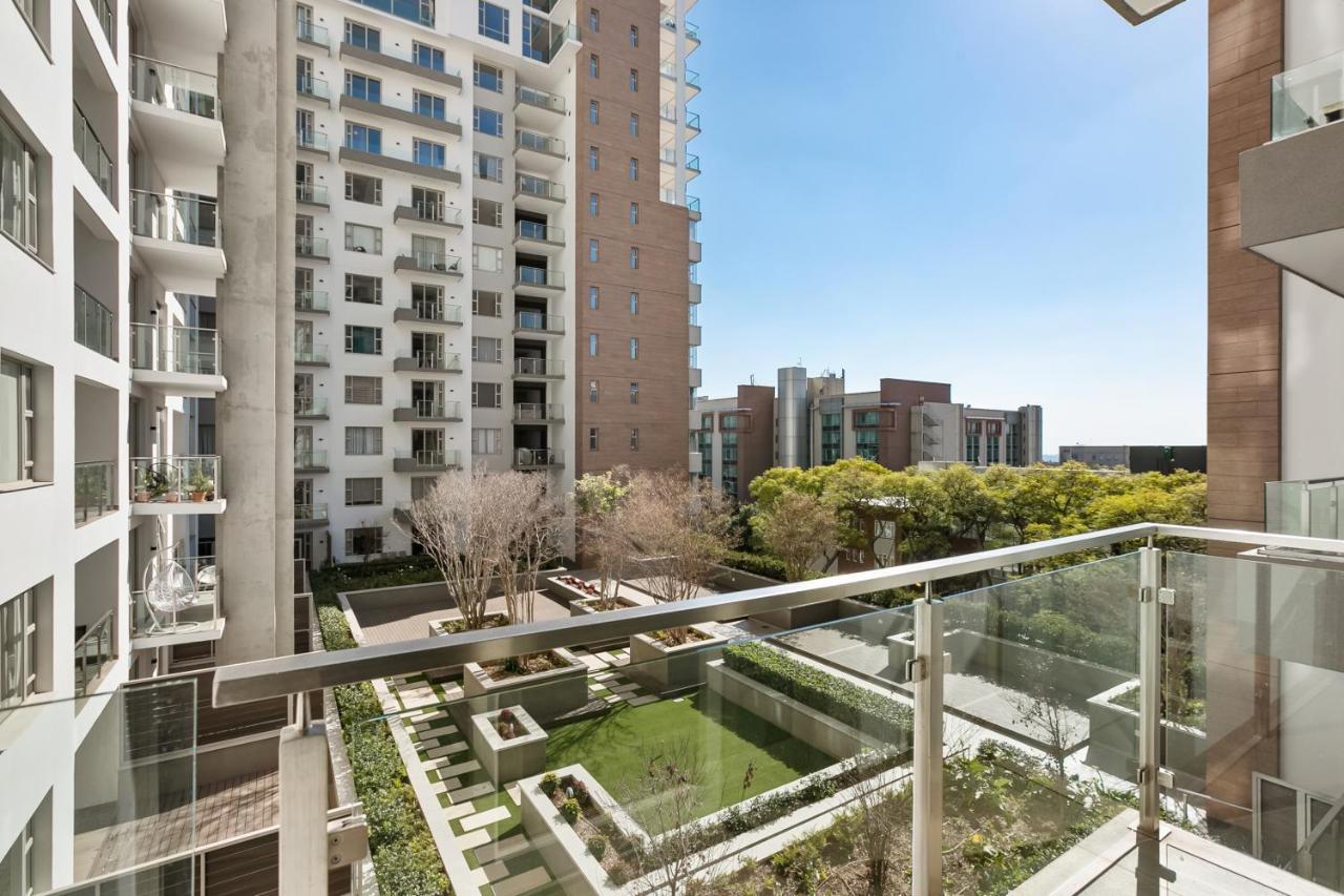 יוהנסבורג The Tyrwhitt Rosebank Apartments (Adults Only) מראה חיצוני תמונה