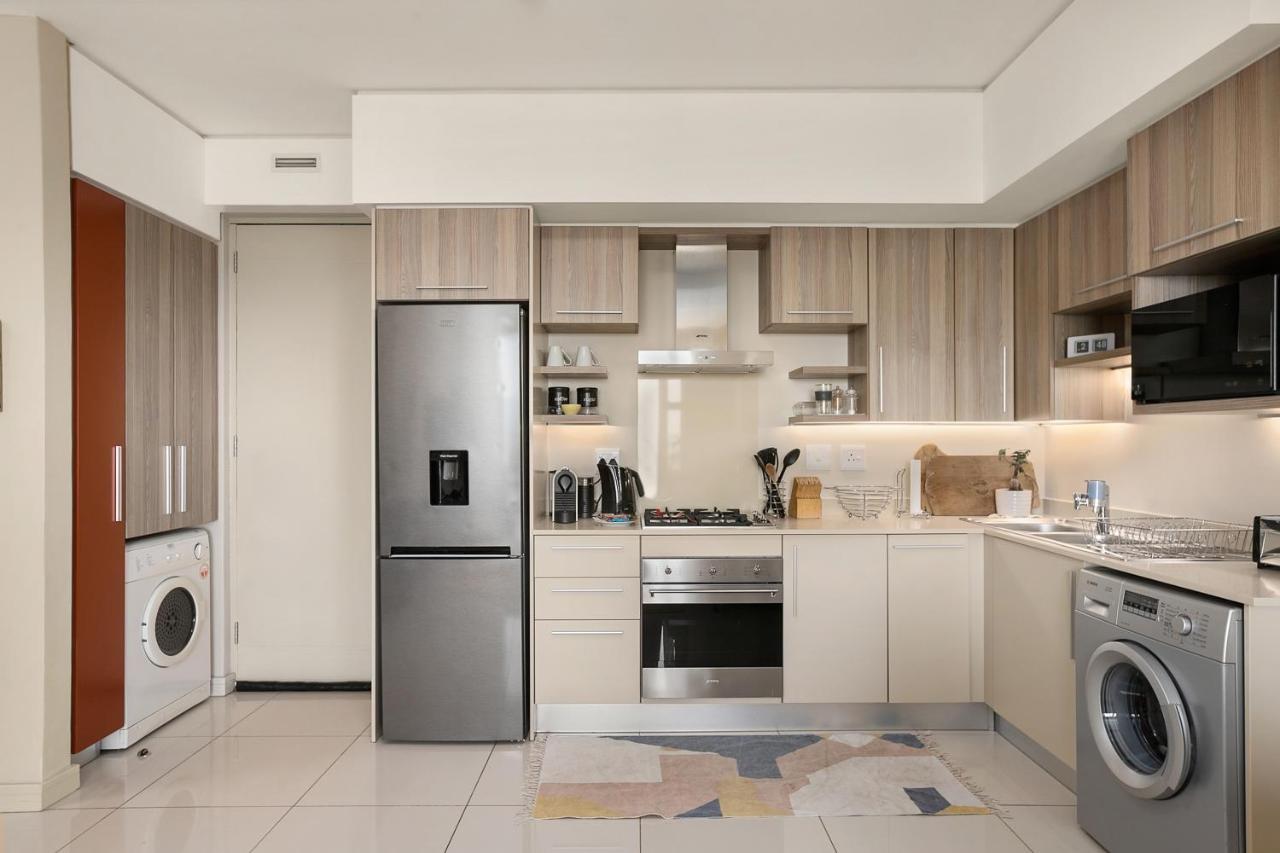 יוהנסבורג The Tyrwhitt Rosebank Apartments (Adults Only) מראה חיצוני תמונה