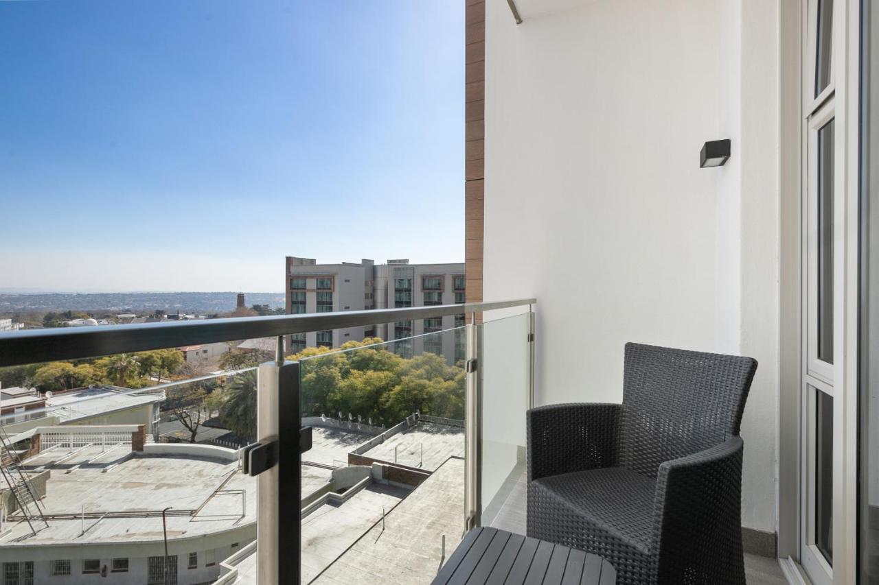 יוהנסבורג The Tyrwhitt Rosebank Apartments (Adults Only) מראה חיצוני תמונה