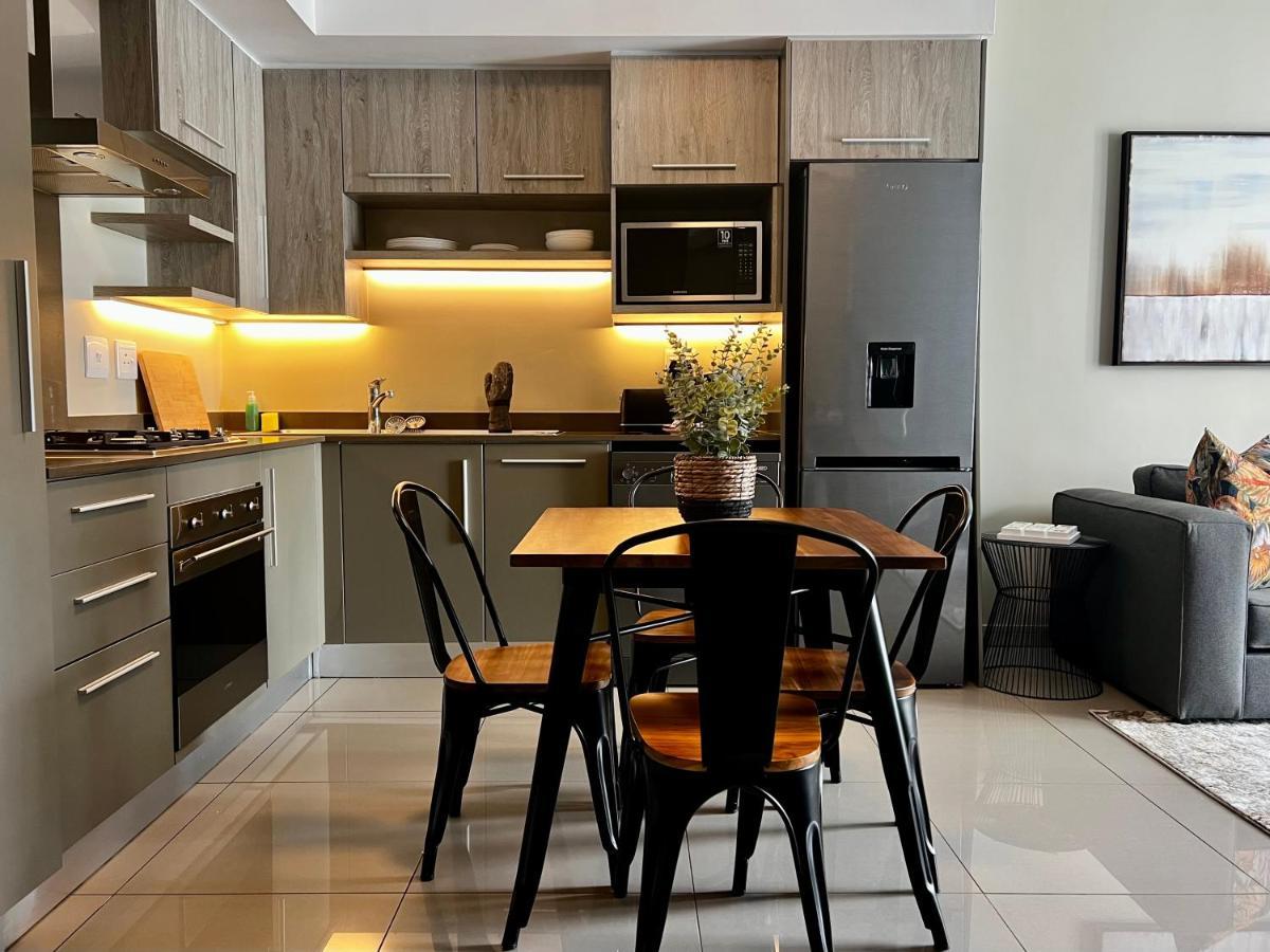 יוהנסבורג The Tyrwhitt Rosebank Apartments (Adults Only) מראה חיצוני תמונה