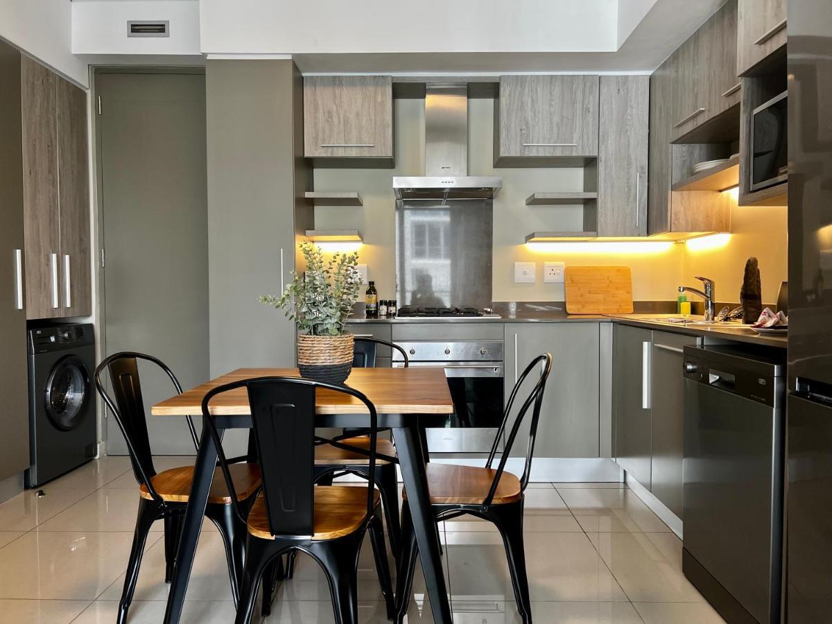 יוהנסבורג The Tyrwhitt Rosebank Apartments (Adults Only) מראה חיצוני תמונה