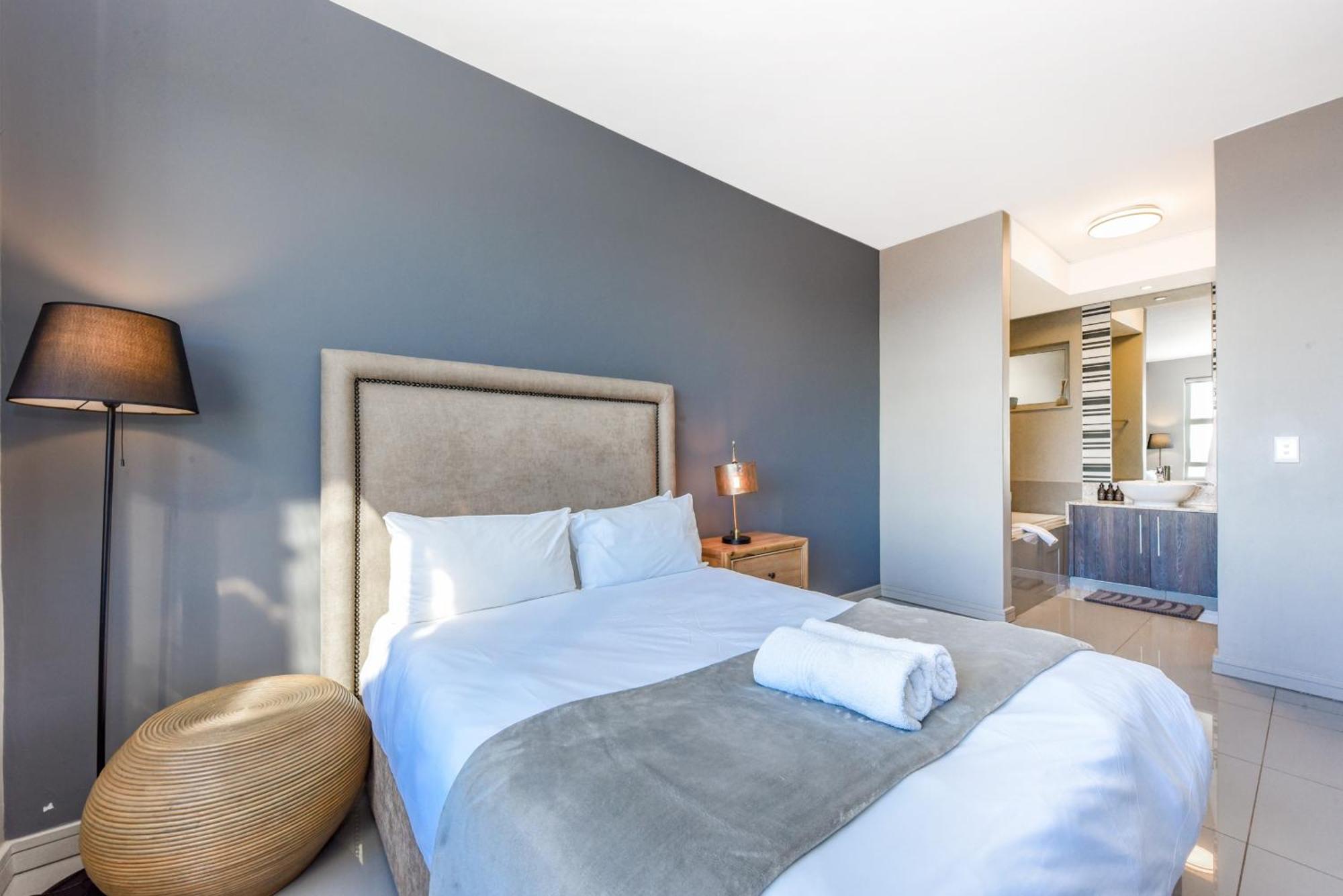 יוהנסבורג The Tyrwhitt Rosebank Apartments (Adults Only) מראה חיצוני תמונה