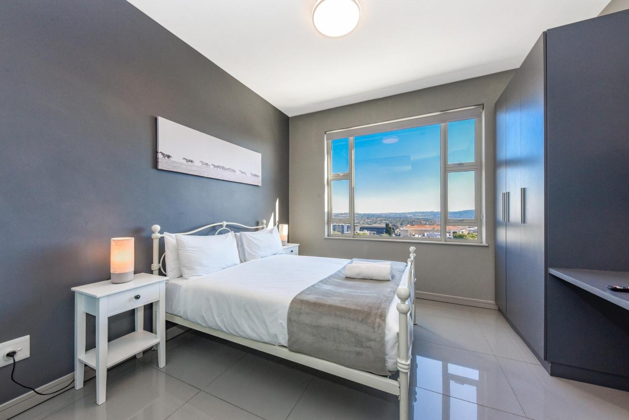 יוהנסבורג The Tyrwhitt Rosebank Apartments (Adults Only) מראה חיצוני תמונה