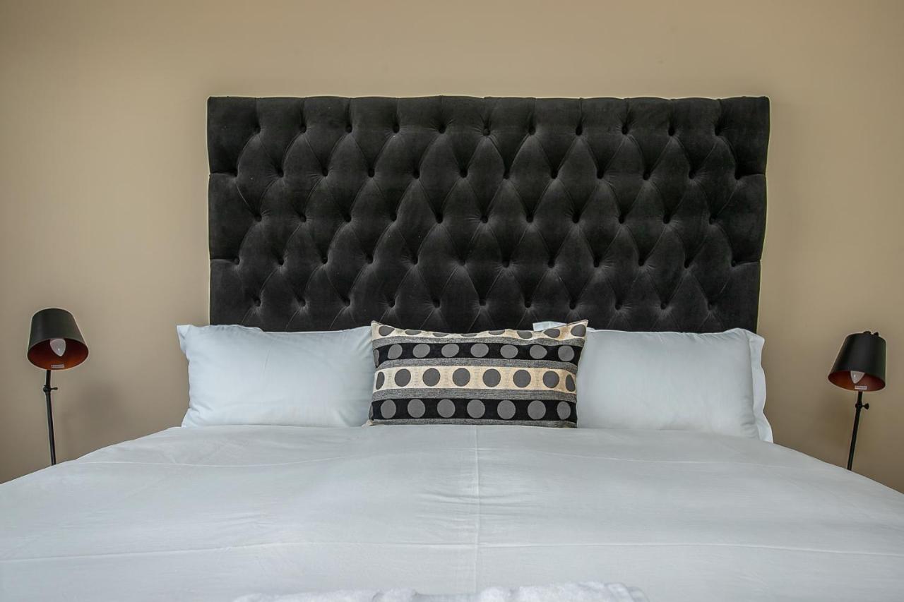 יוהנסבורג The Tyrwhitt Rosebank Apartments (Adults Only) מראה חיצוני תמונה