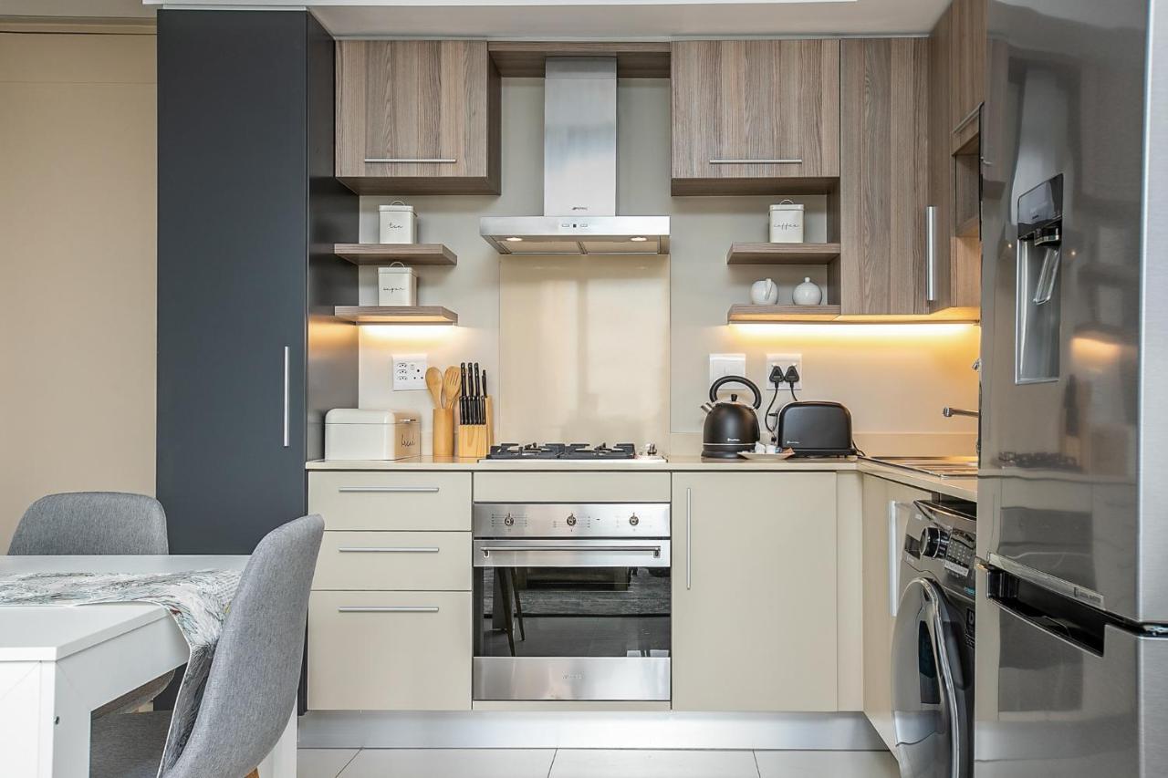 יוהנסבורג The Tyrwhitt Rosebank Apartments (Adults Only) מראה חיצוני תמונה