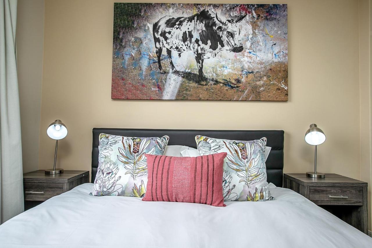 יוהנסבורג The Tyrwhitt Rosebank Apartments (Adults Only) מראה חיצוני תמונה