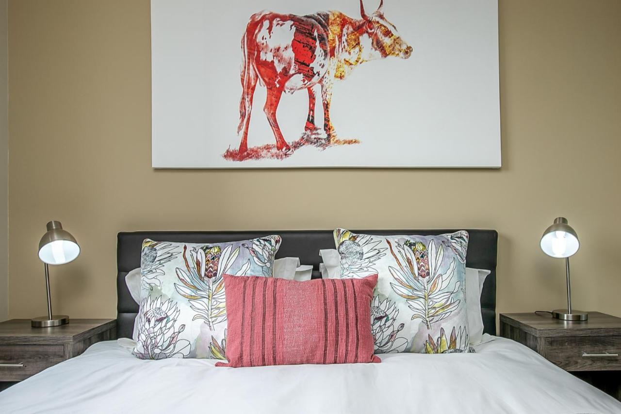 יוהנסבורג The Tyrwhitt Rosebank Apartments (Adults Only) מראה חיצוני תמונה