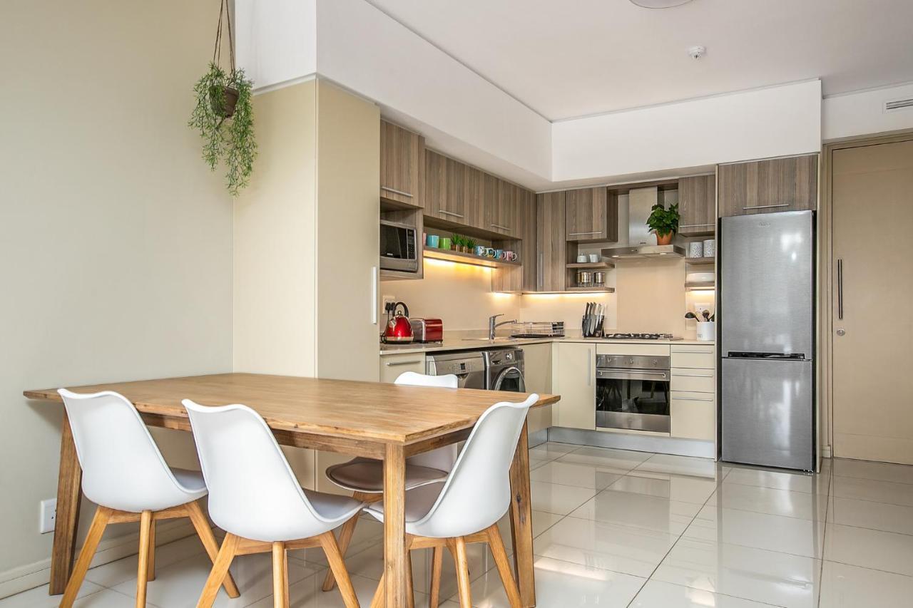 יוהנסבורג The Tyrwhitt Rosebank Apartments (Adults Only) מראה חיצוני תמונה